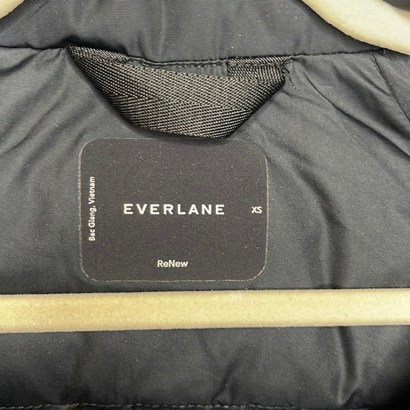 Everlane ReNew Women’s Cropped Short Puffer Coat Solid Black Size XS No … - Picture 4 of 7